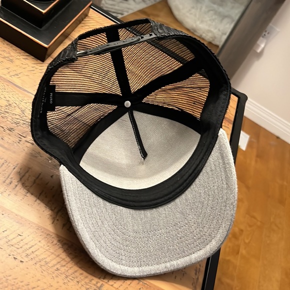 Quicksilver Mesh Back Hat - Picture 7 of 8